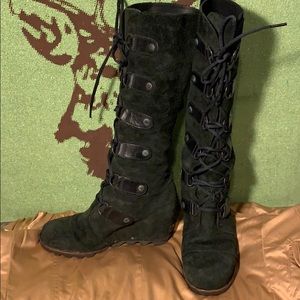 Rare SOREL knee-high lace-up suede boots